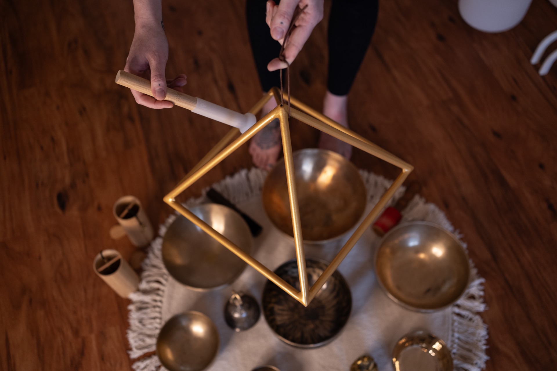 Tibetské mísy a pyramida